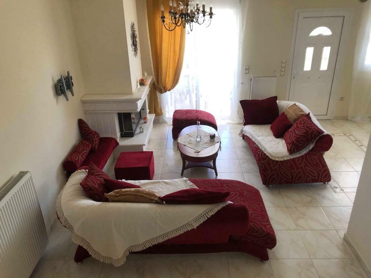 Amazing House In Kiato Near The Beach Extérieur photo