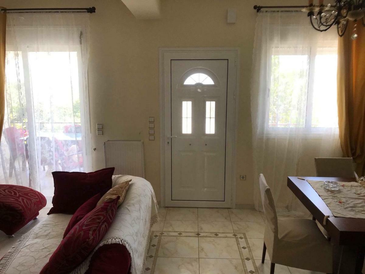 Amazing House In Kiato Near The Beach Extérieur photo